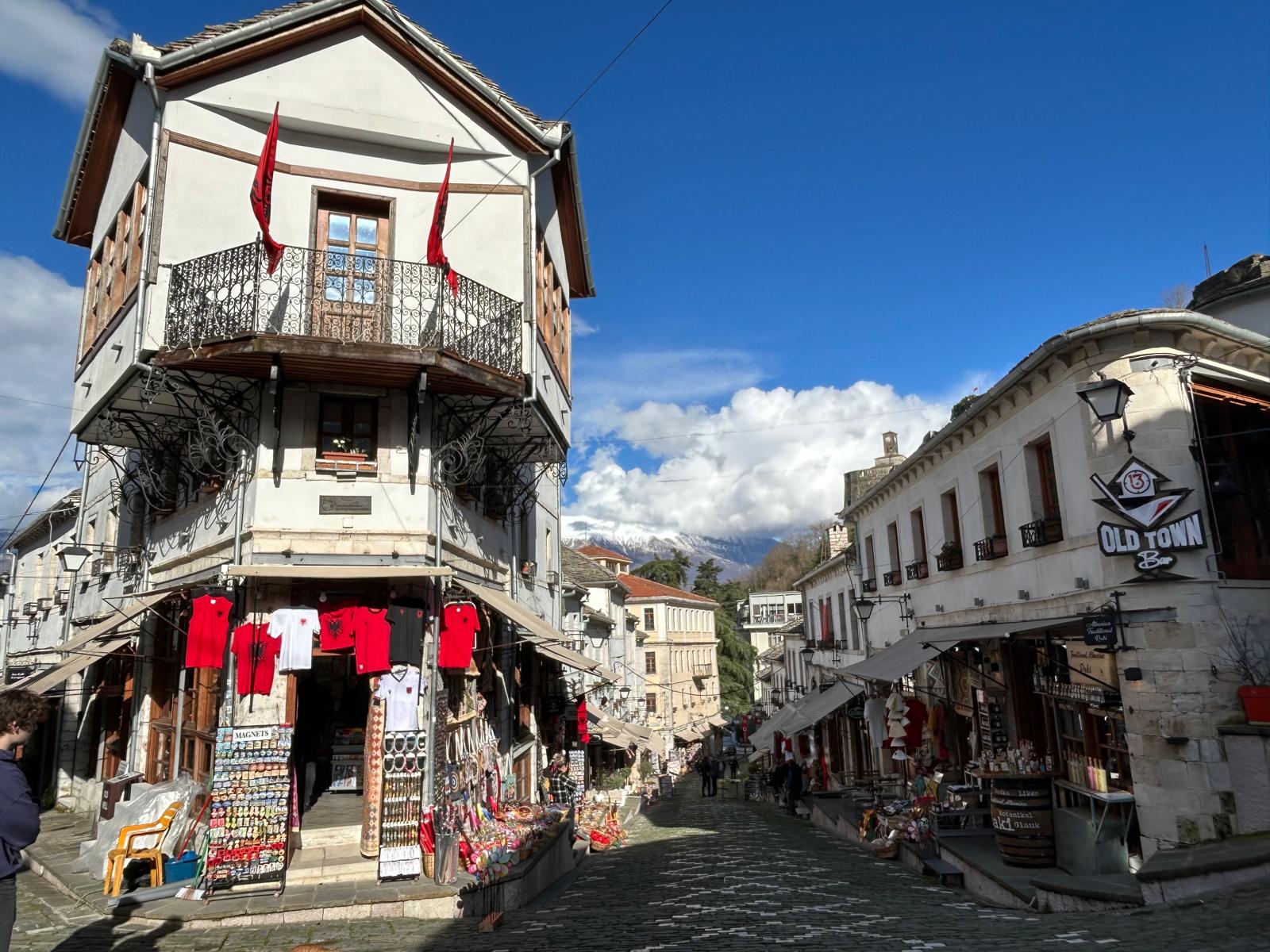 itinerario in albania argirocastro