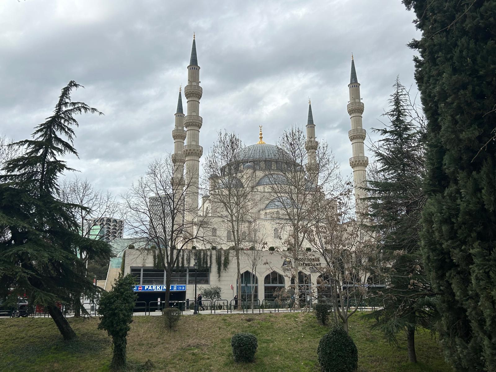 itinerario in albania tirana